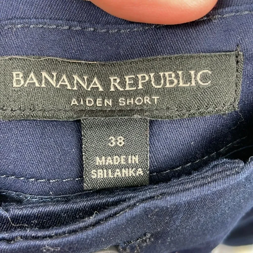 Banana Republic Aiden Shorts Navy size 38”